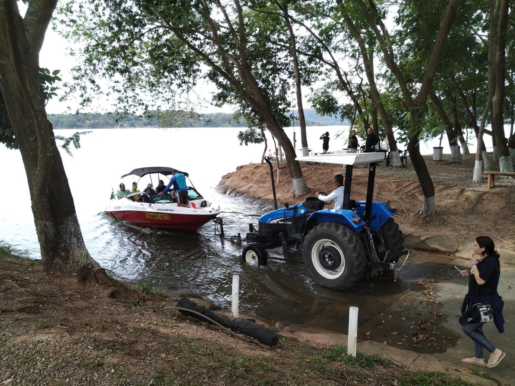 Apartamento Do Lago, Com Churrasqueira Privativa , Cozinha , Internet Banda Larga, Rampa Barco E Jet, Pesqueiro - B101 카우다스노바스 외부 사진
